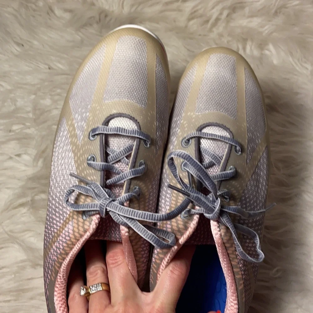 Like new Footjoy Pink Golf emPOWER Spikeless Shoe